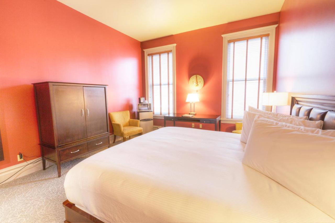 | Montvale Hotel