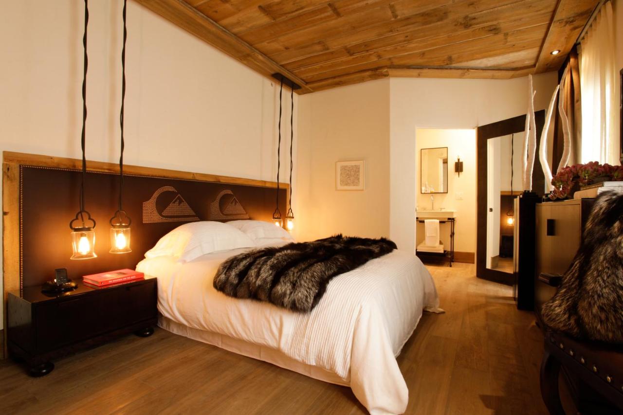 Surf Themed Queen Room at La Casa del Camino