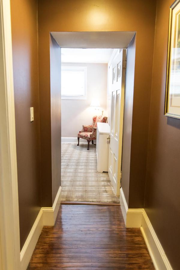 | La Reserve Bed and Breakfast