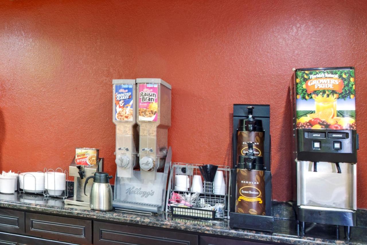 | Super 8 by Wyndham Romeoville Bolingbrook
