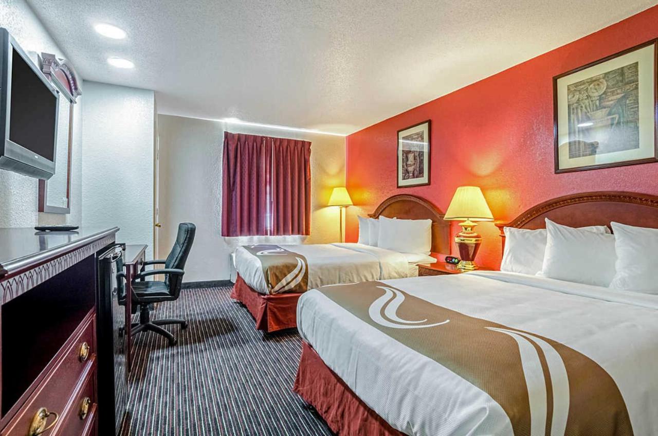 Double Room with Two Double Beds at Quality Inn South