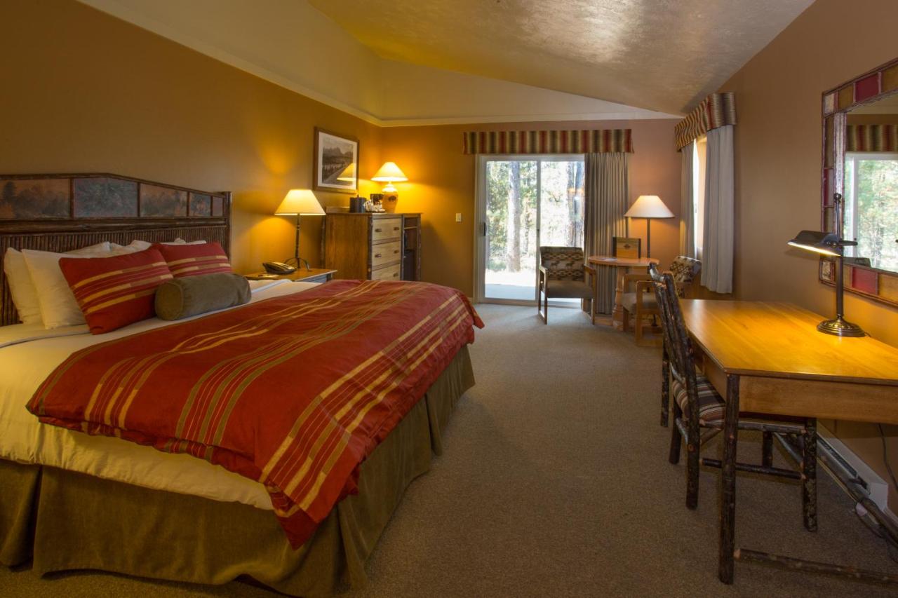 | Headwaters Lodge & Cabins at Flagg Ranch