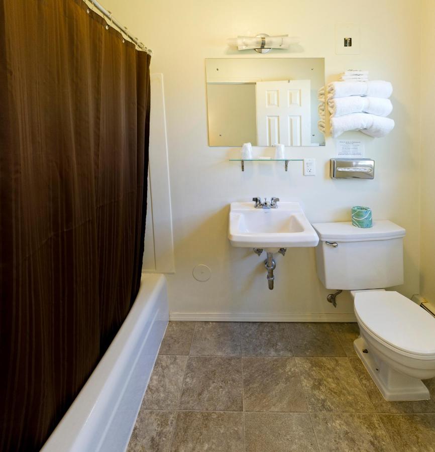 | Sunset Lodge Escanaba
