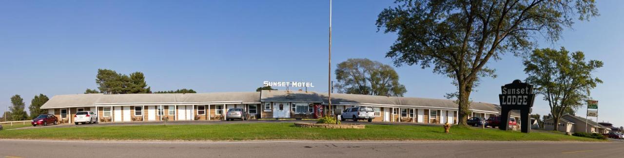| Sunset Lodge Escanaba