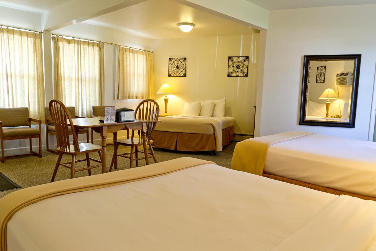 | Sunset Lodge Escanaba