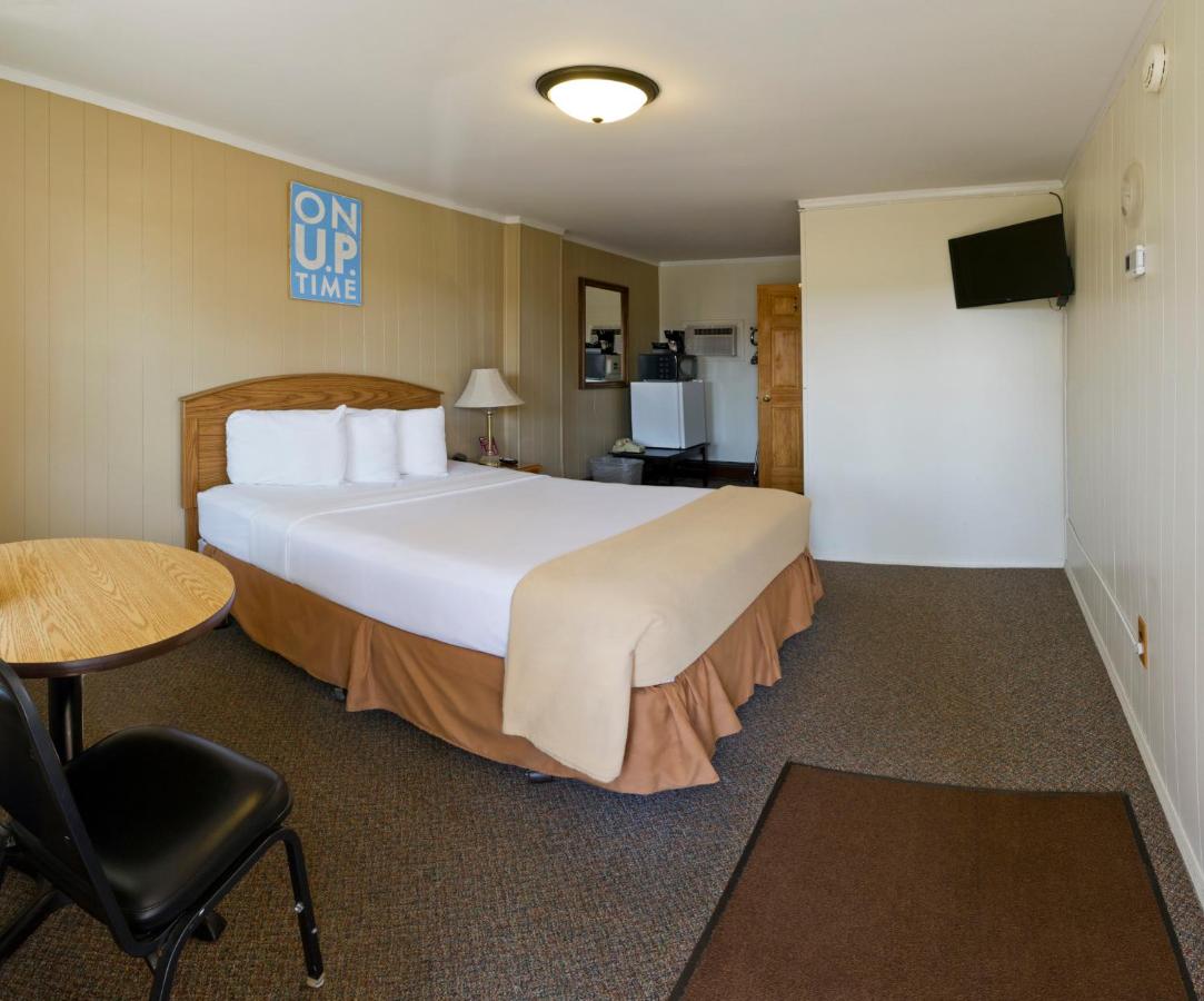 | Sunset Lodge Escanaba
