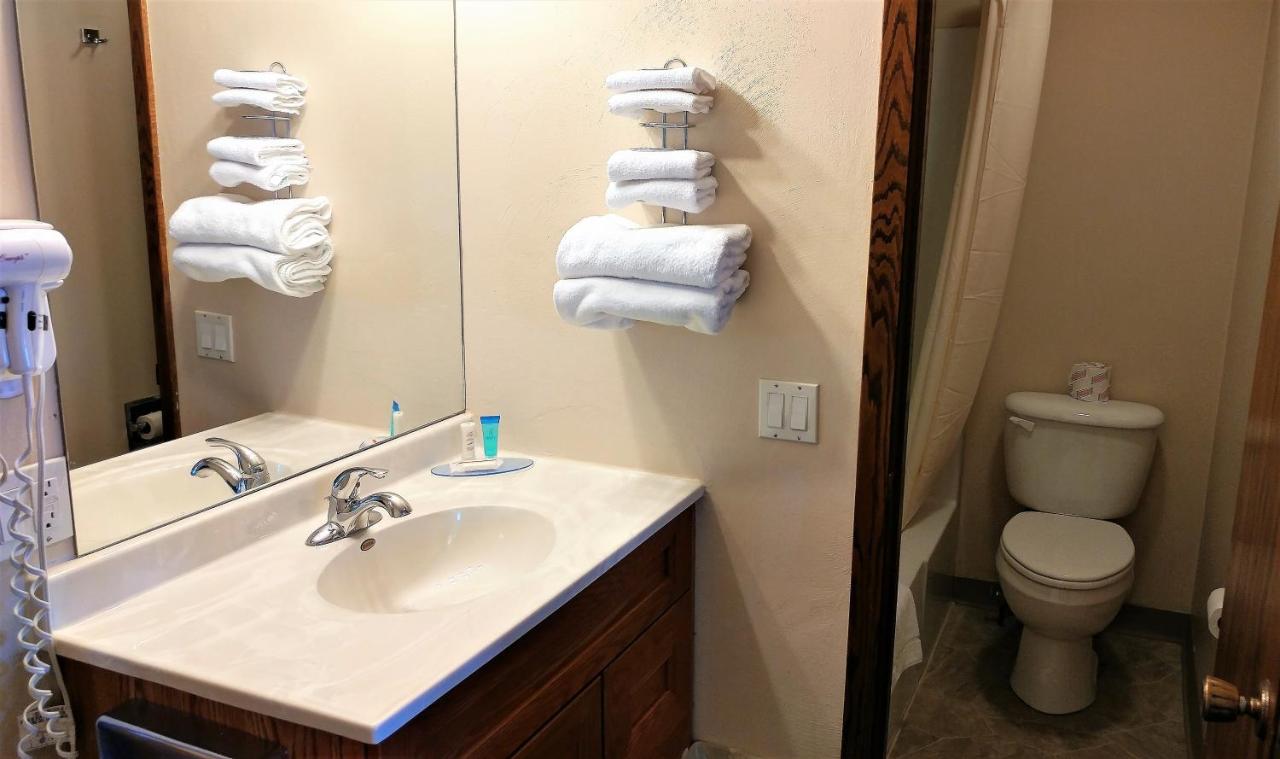 | Red Carpet Inn - Windom