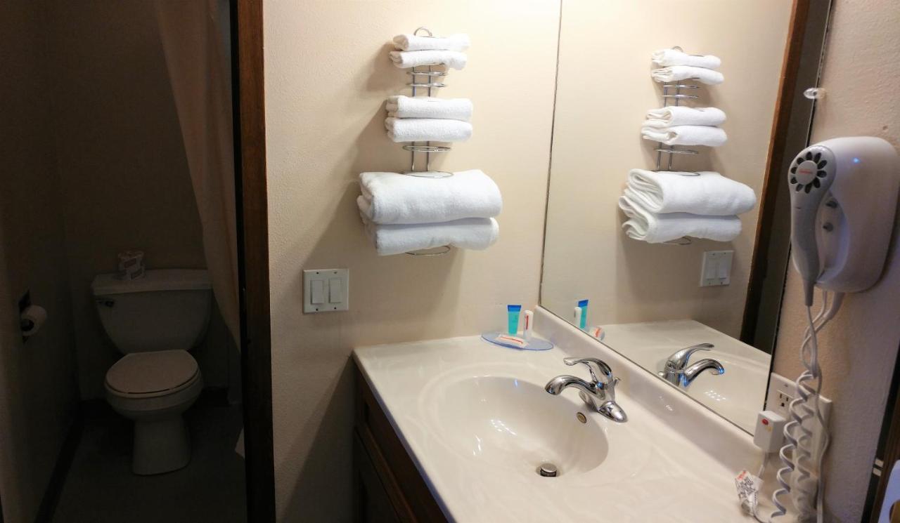 | Red Carpet Inn - Windom