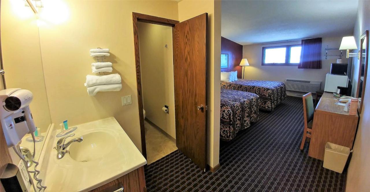 | Red Carpet Inn - Windom