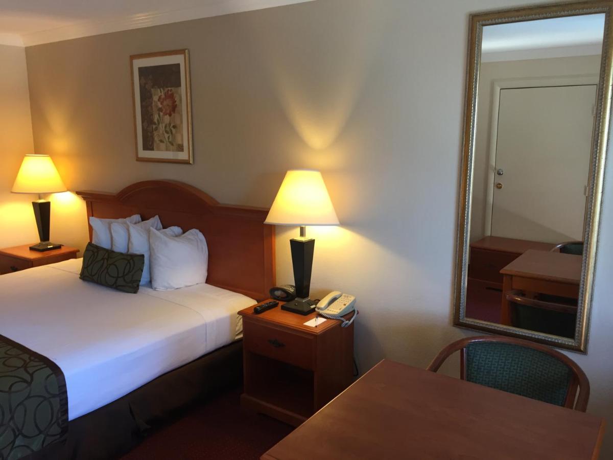 King Room - Non-Smoking at Chula Vista Inn