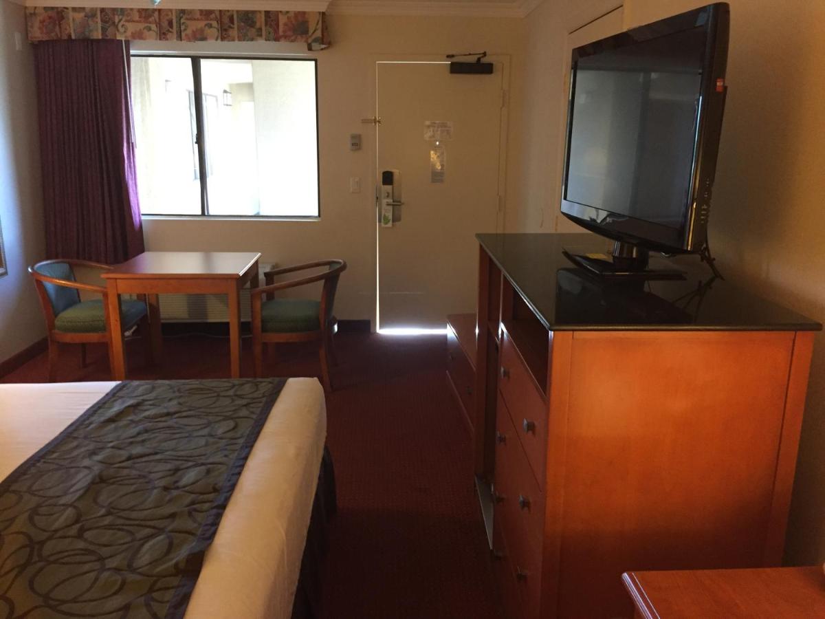 King Room - Non-Smoking at Chula Vista Inn