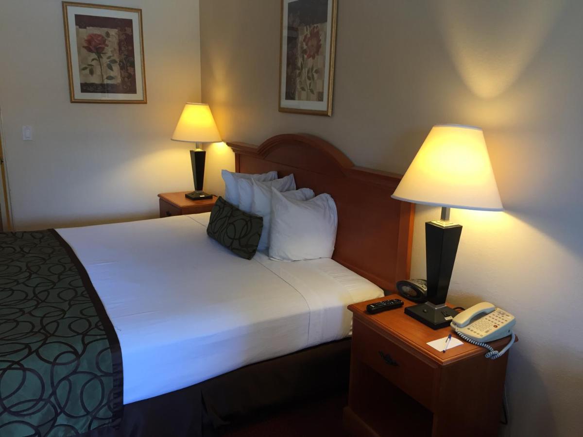 King Room - Non-Smoking at Chula Vista Inn