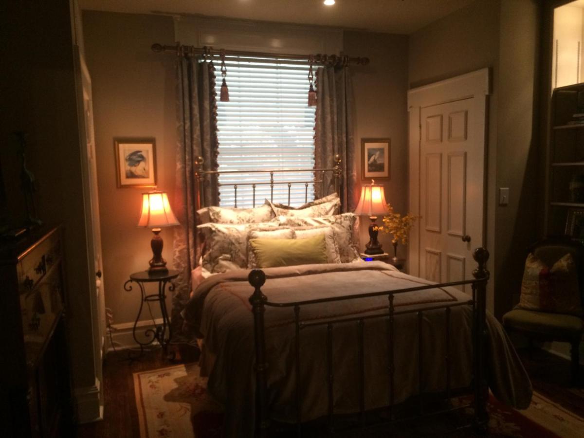  | Belle Oaks Inn