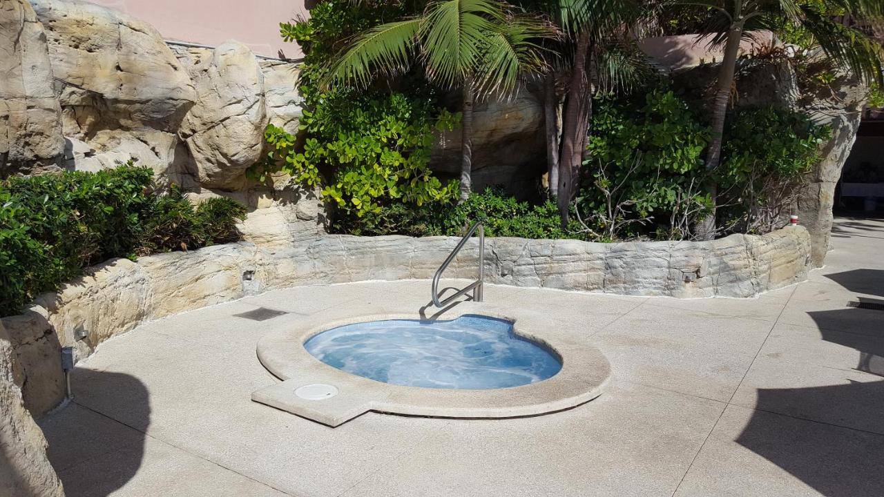 | 2 Bedroom 2 Bath Beachfront Condo on Miami Beach Millionaire Row