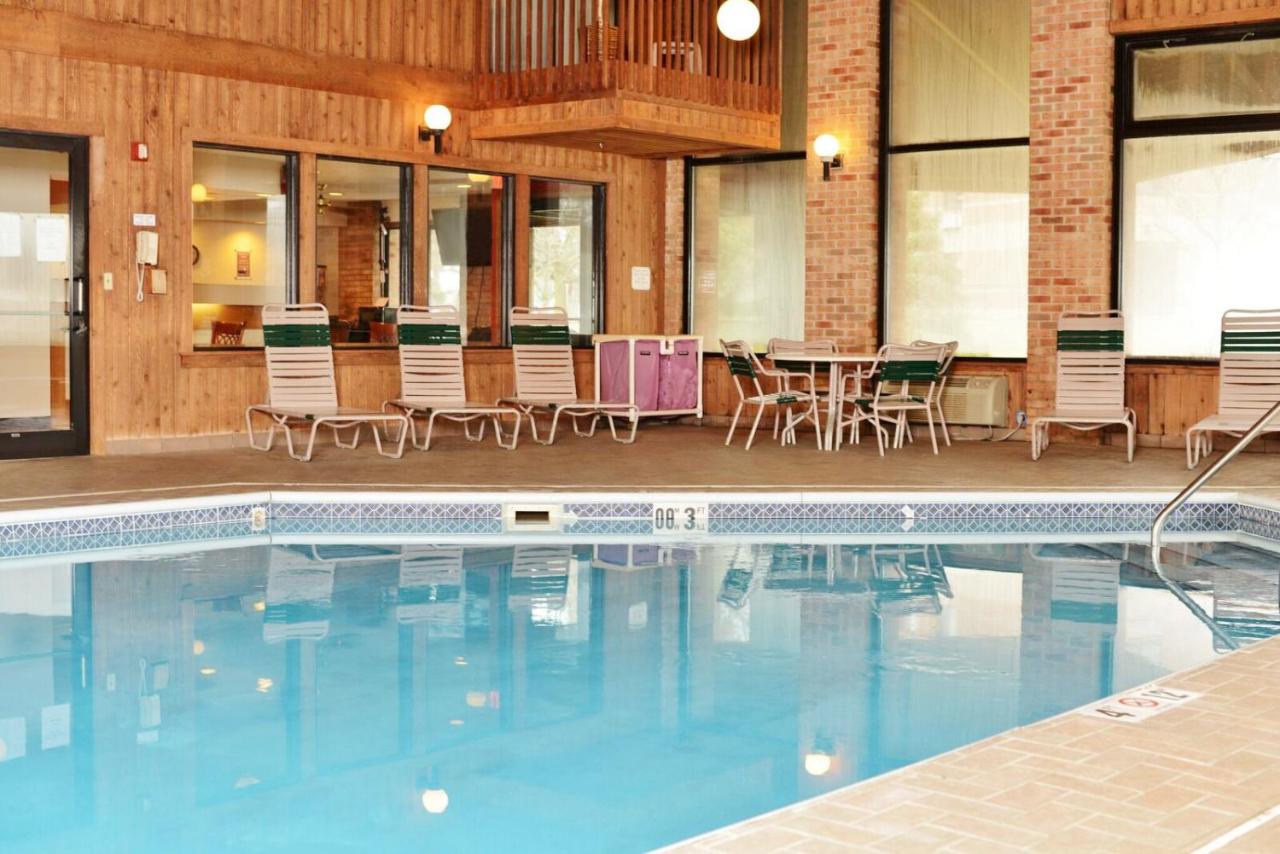 | Country Hearth Inn & Suites - Kenton