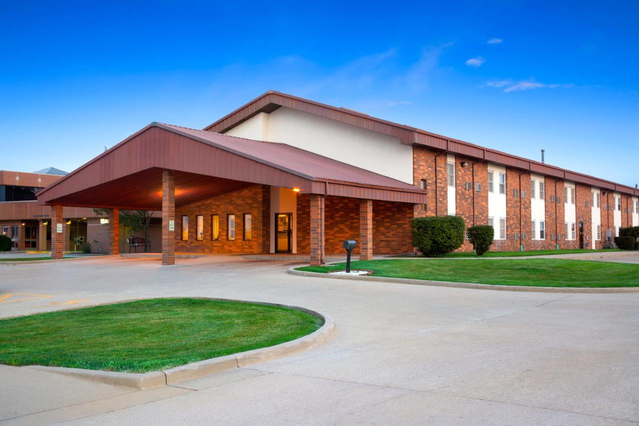 | Super 8 by Wyndham Tuscola