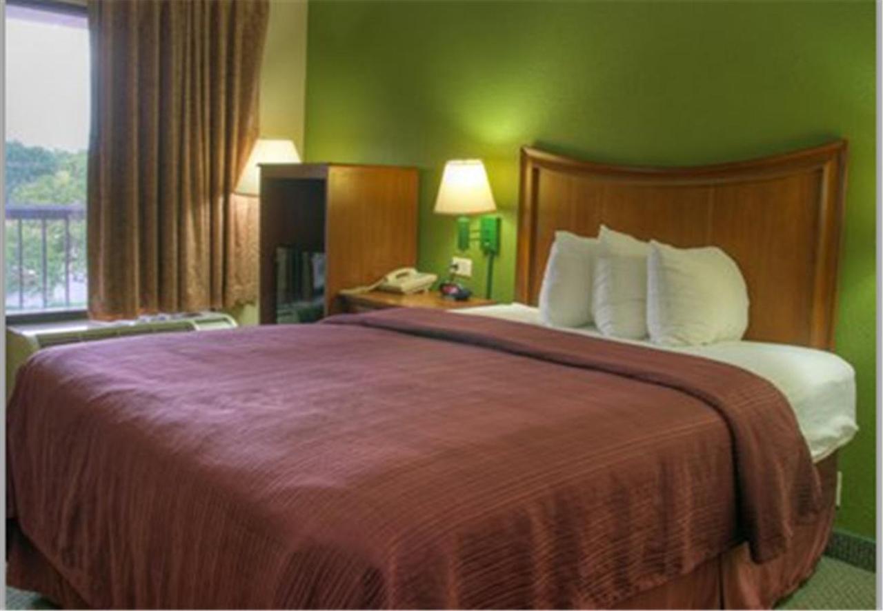 King Room - Non-Smoking at Quality Inn Merchants Drive