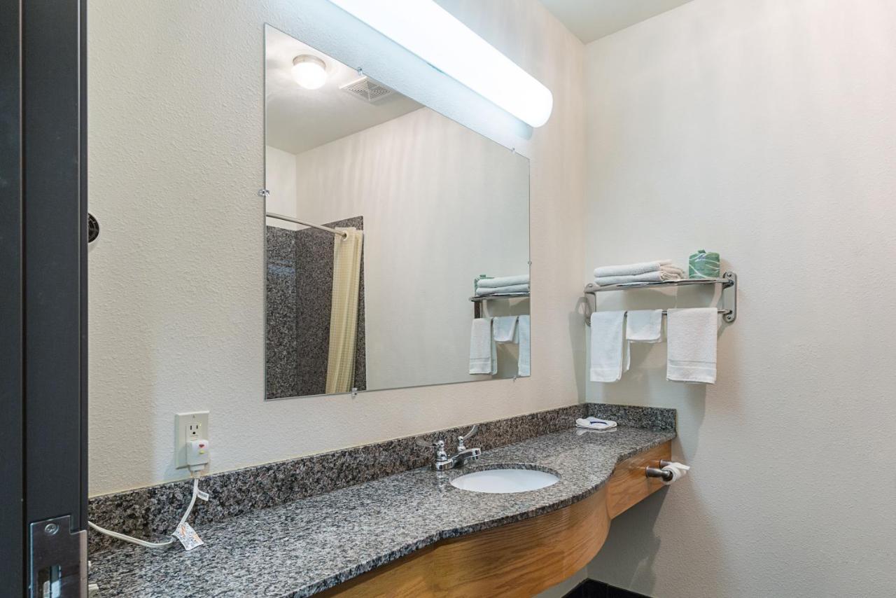 | Budget Inn Ganado