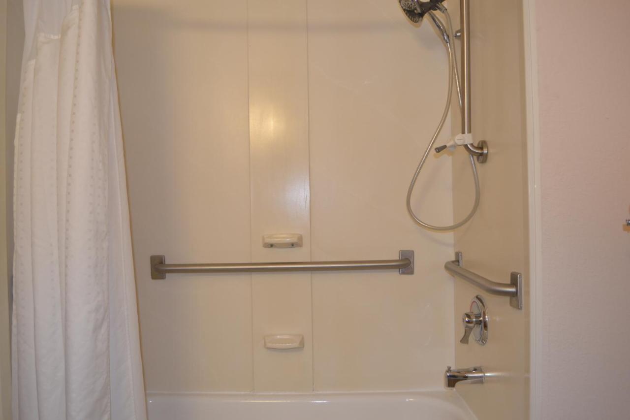 King Room - Disability Access/Non-Smoking at Country Inn & Suites by Radisson, Abingdon, VA