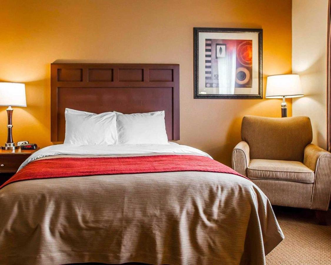 King Room - Non-Smoking at Comfort Inn & Suites Grinnell near I-80
