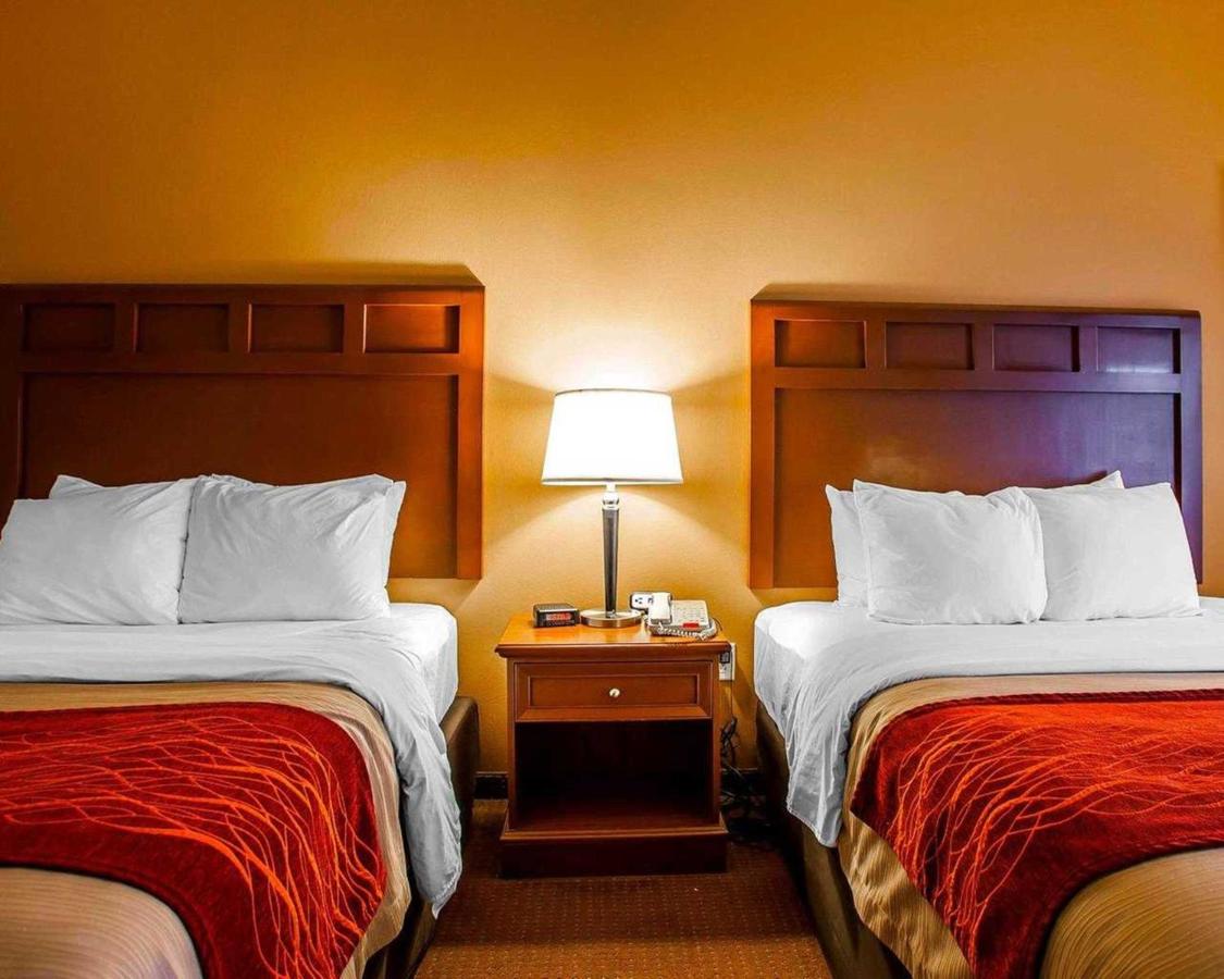 Queen Room with Two Queen Beds - Non-Smoking at Comfort Inn & Suites Grinnell near I-80