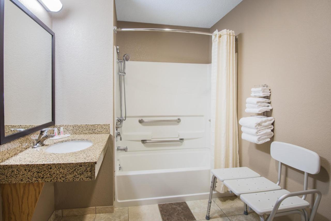 1 Queen Bed, Pet Friendly, Mobility Accessible Room, Non-Smoking at Super 8 by Wyndham Clearfield