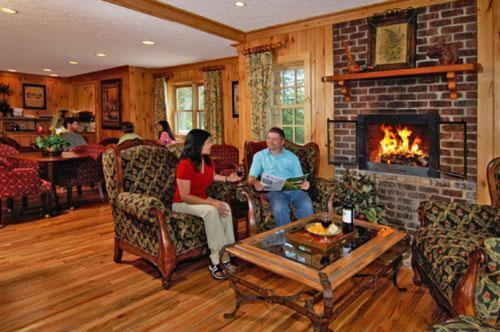 | Ridgeway Inn - Blowing Rock