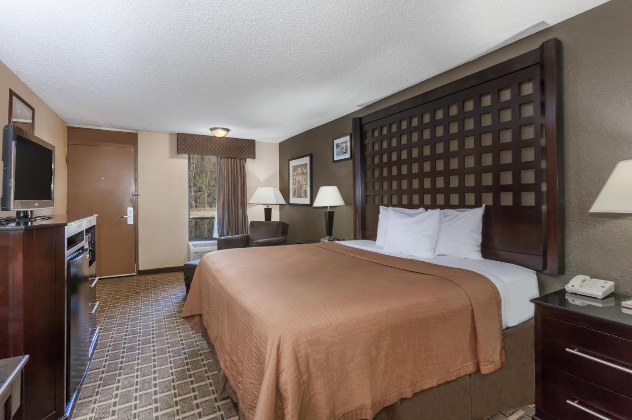 King Room - Non-Smoking at Super 8 by Wyndham Atoka