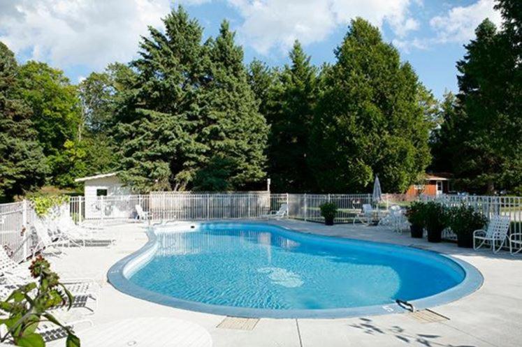 | Peninsula Park-View Resort