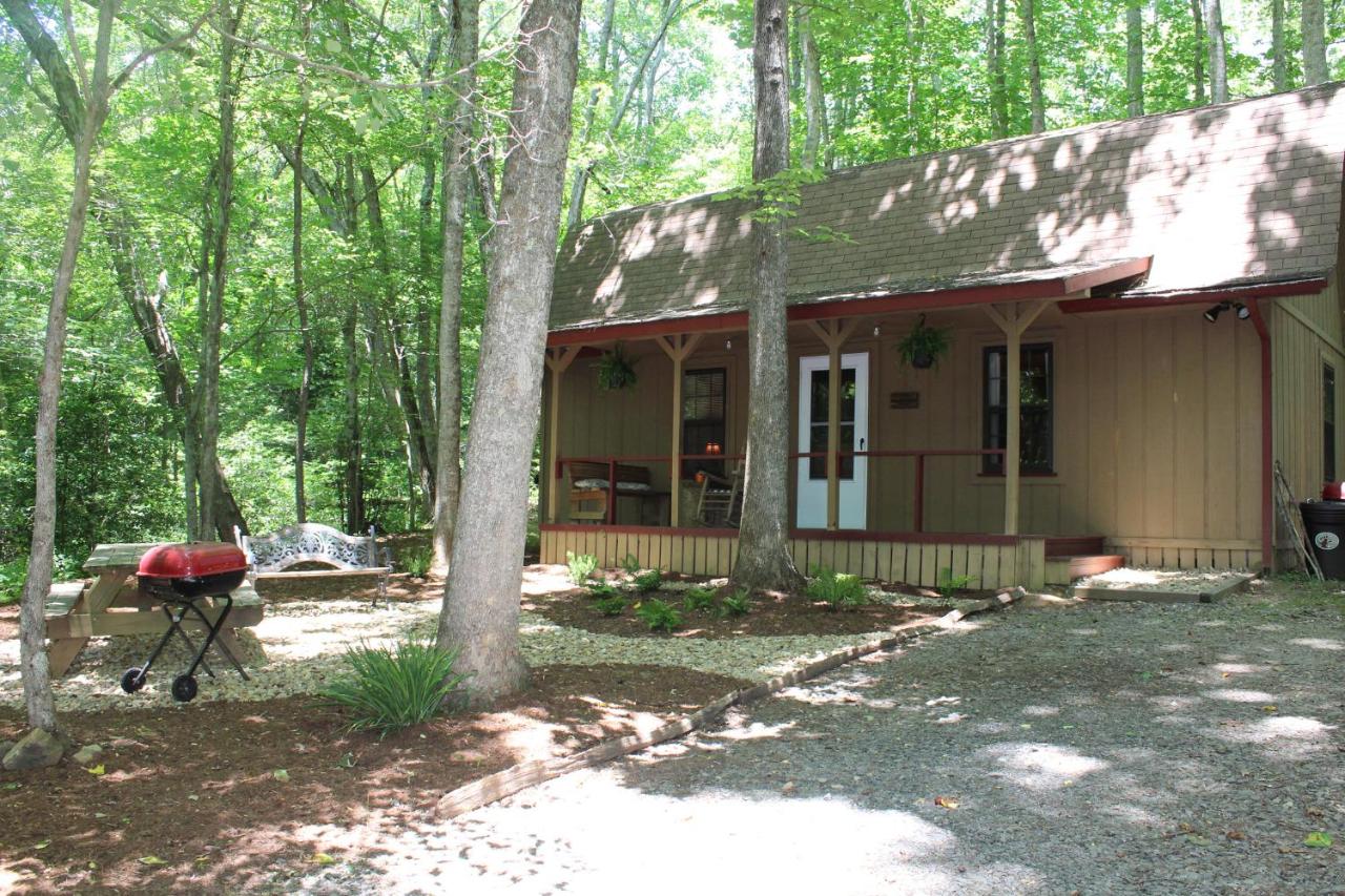 | Henson Cove Place Bed and Breakfast w/Cabin