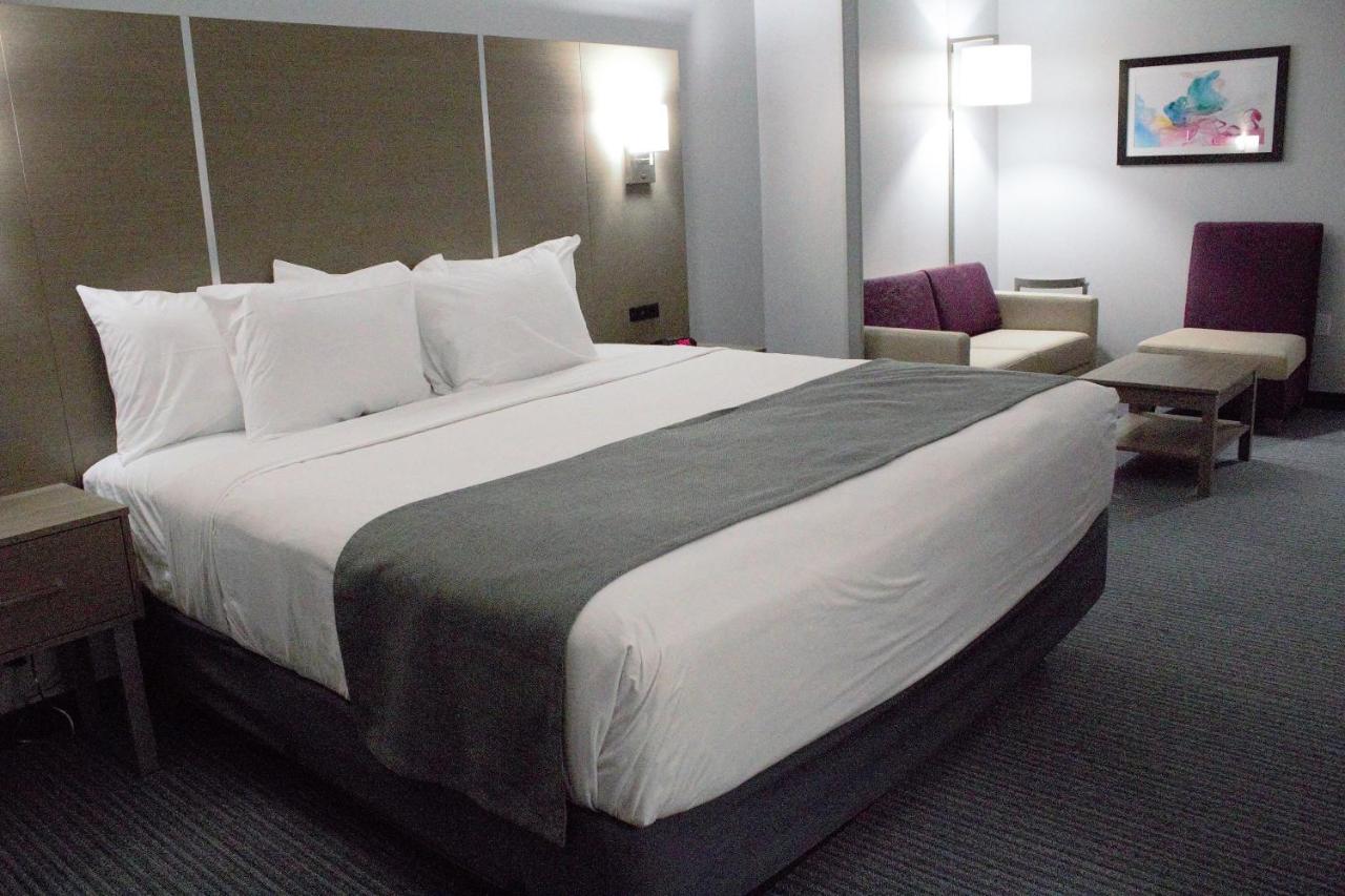 | Days Inn & Suites by Wyndham Houston NW Cypress