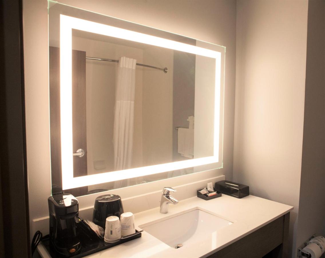 | Days Inn & Suites by Wyndham Houston NW Cypress