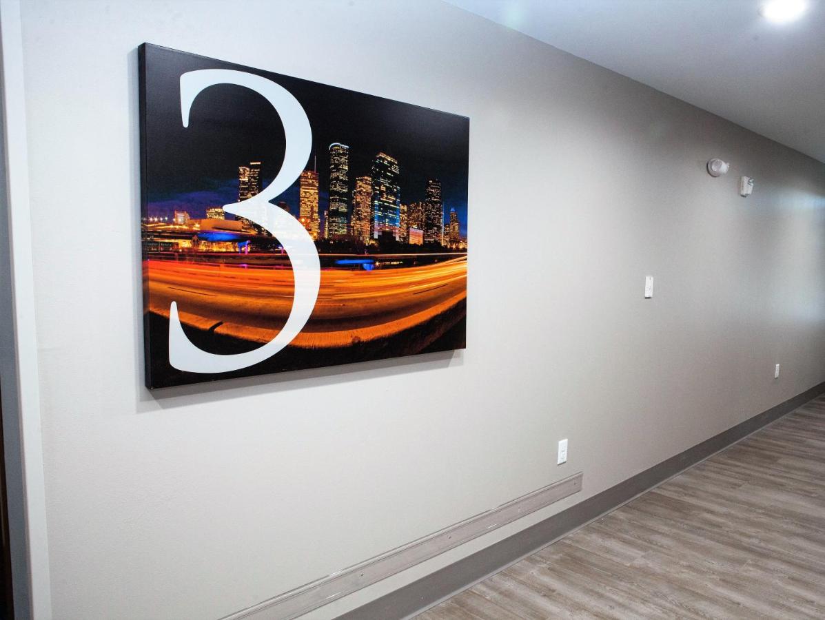 | Days Inn & Suites by Wyndham Houston NW Cypress