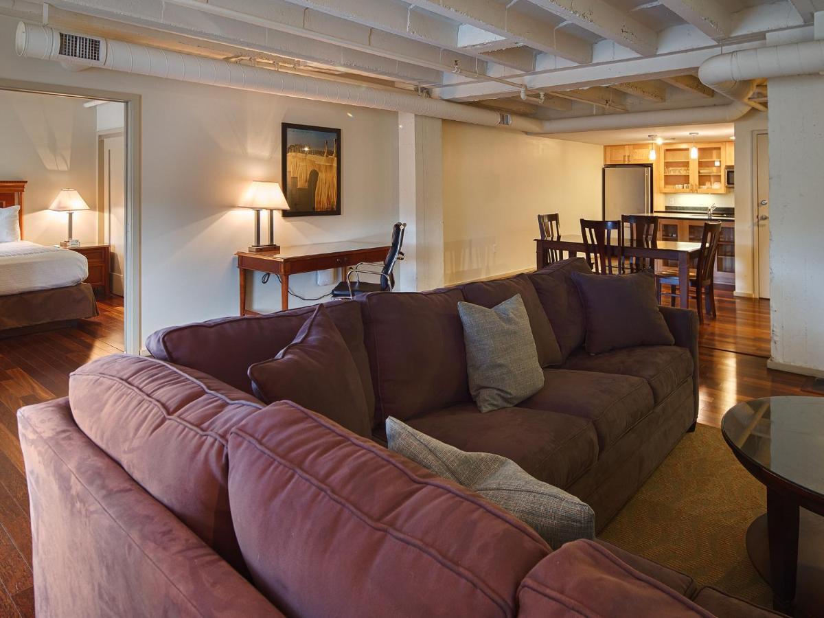 One-Bedroom Queen Suite at Grand Eastonian Hotel & Suites