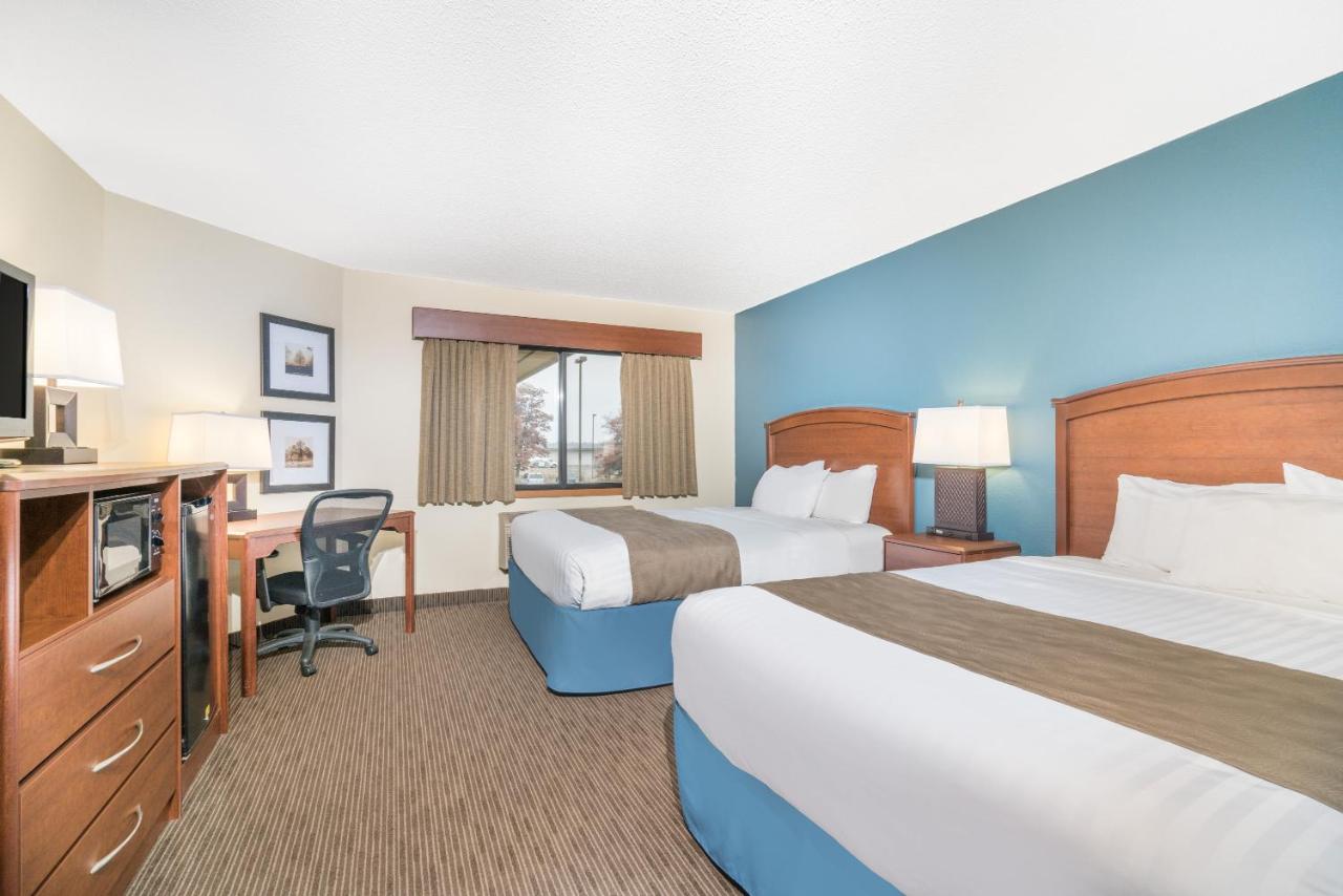 | Days Inn & Suites by Wyndham Baxter Brainerd Area