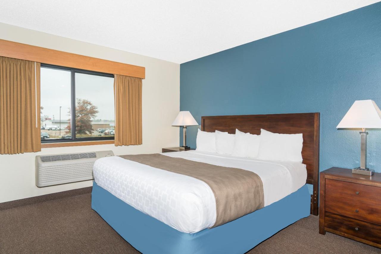 | Days Inn & Suites by Wyndham Baxter Brainerd Area