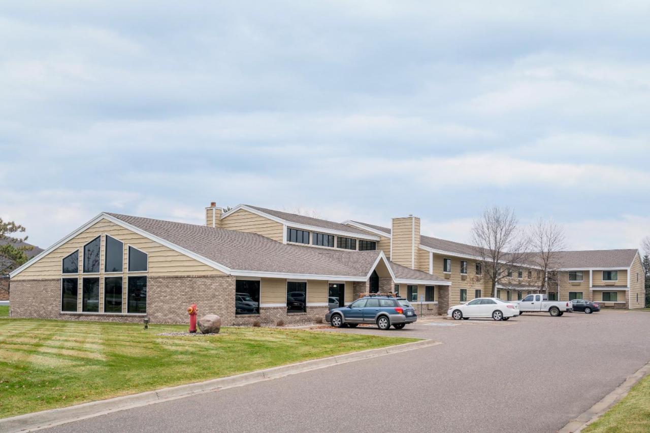 | Days Inn & Suites by Wyndham Baxter Brainerd Area