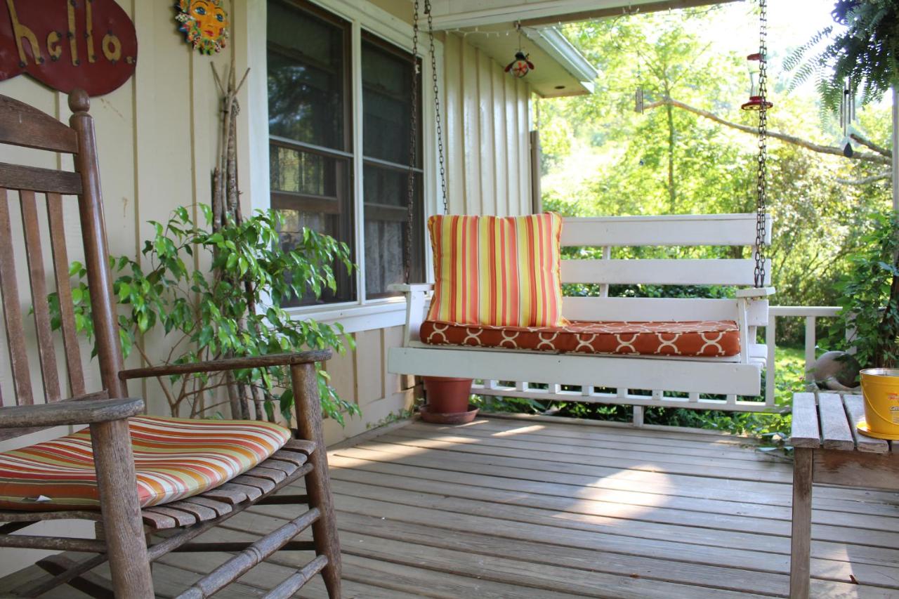  | Henson Cove Place Bed and Breakfast w/Cabin