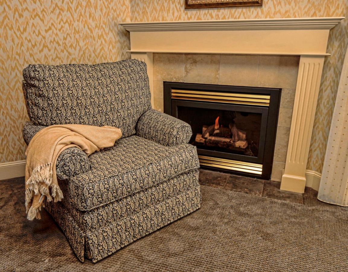 | Fairhaven Village Inn