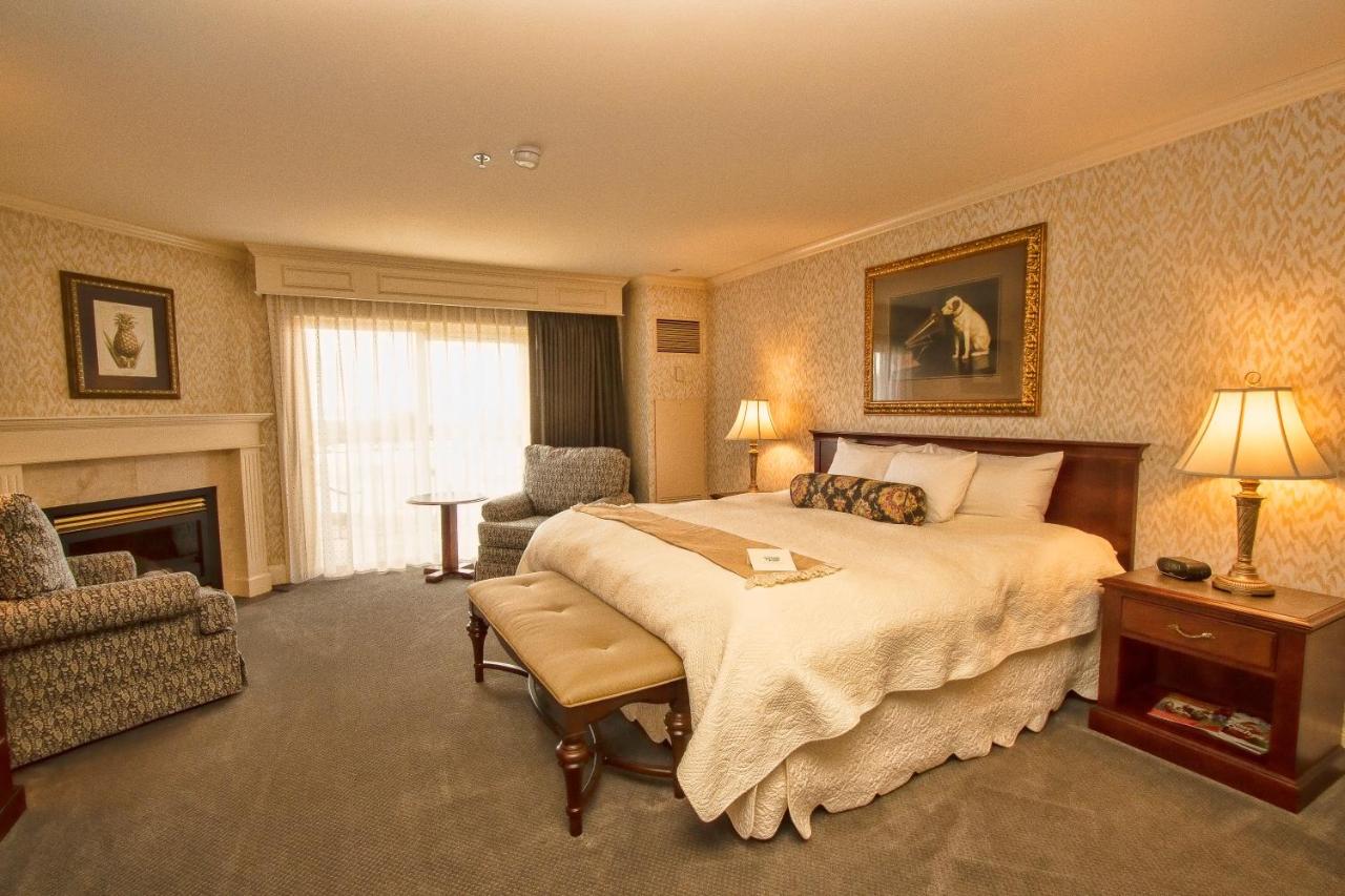 | Fairhaven Village Inn