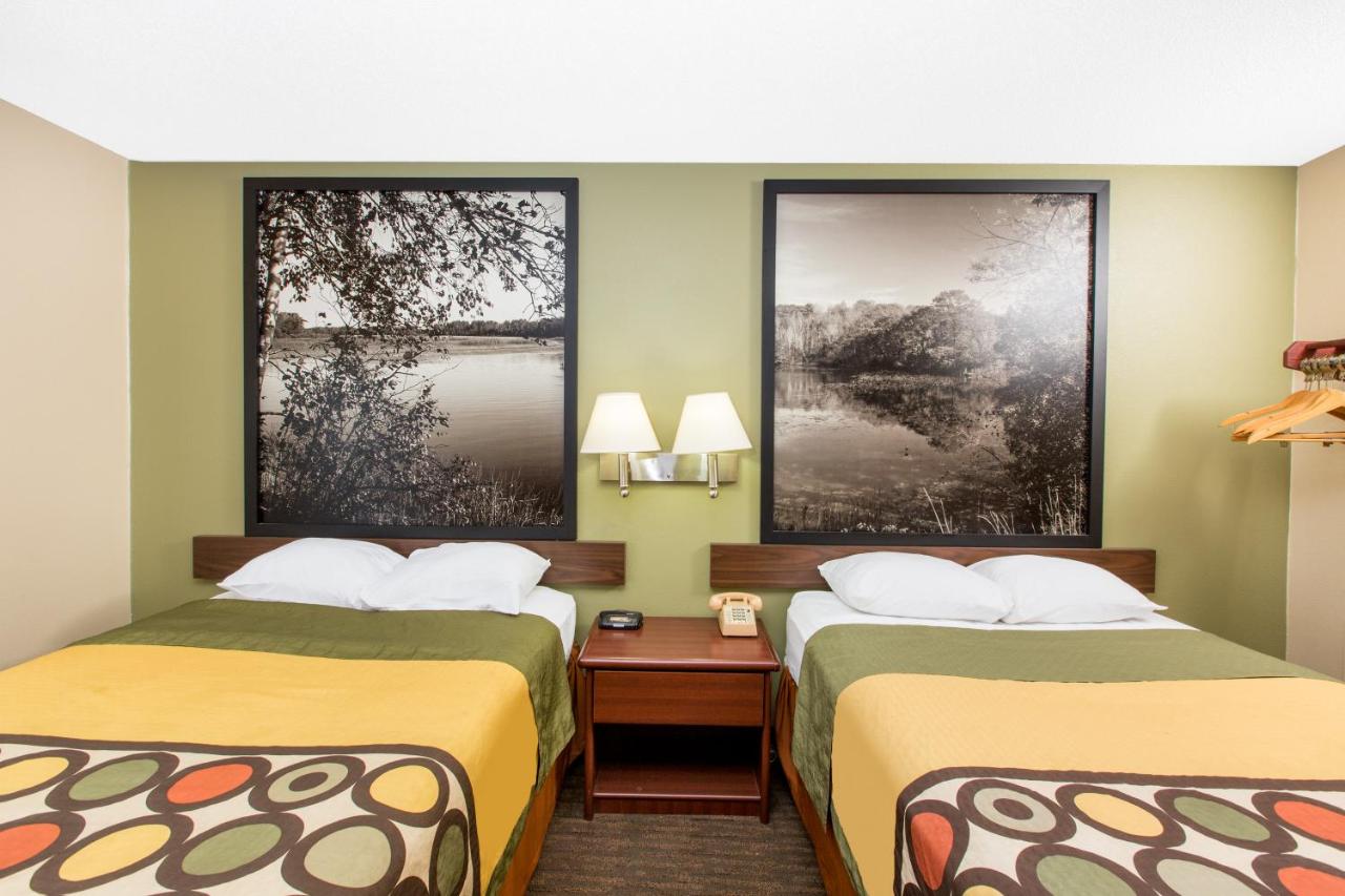 Business Double Room with Two Double Beds - Non-Smoking at Super 8 by Wyndham Fairmont