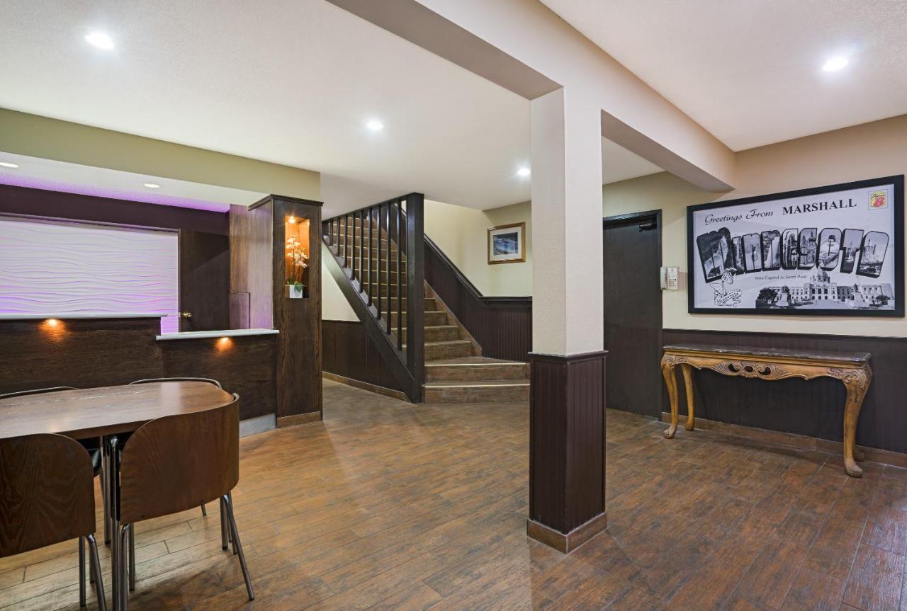 | Super 8 by Wyndham Marshall MN