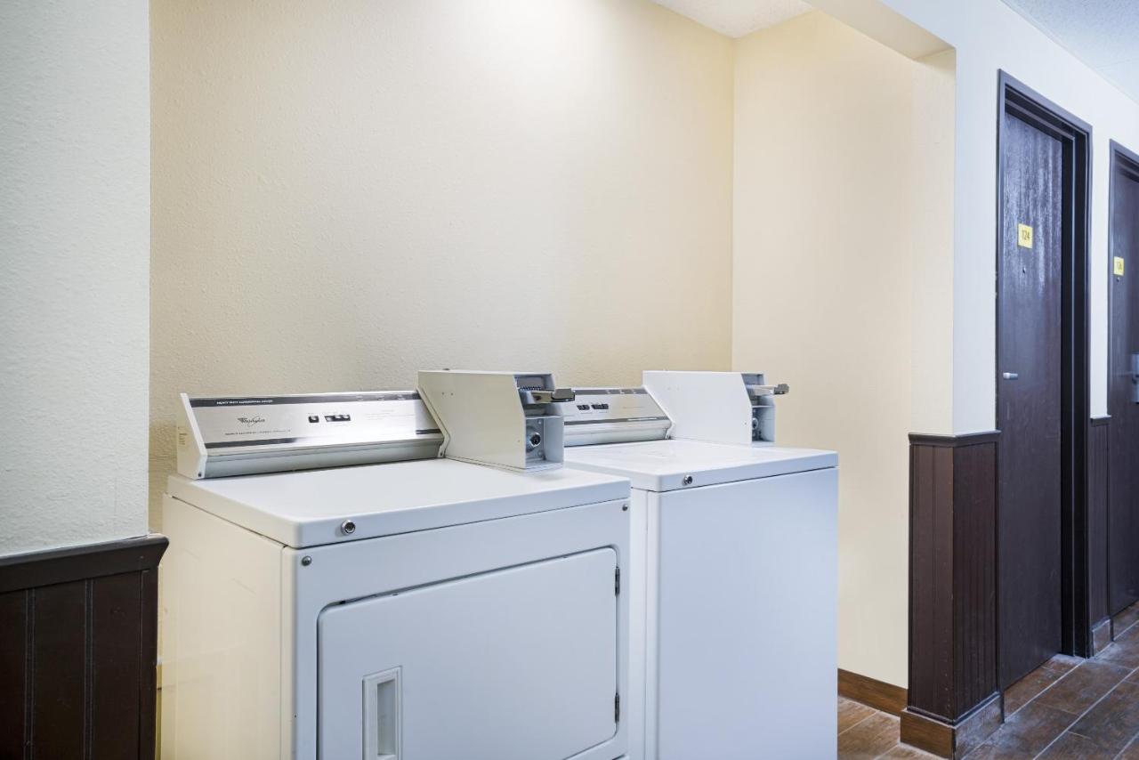  | Super 8 by Wyndham Marshall MN