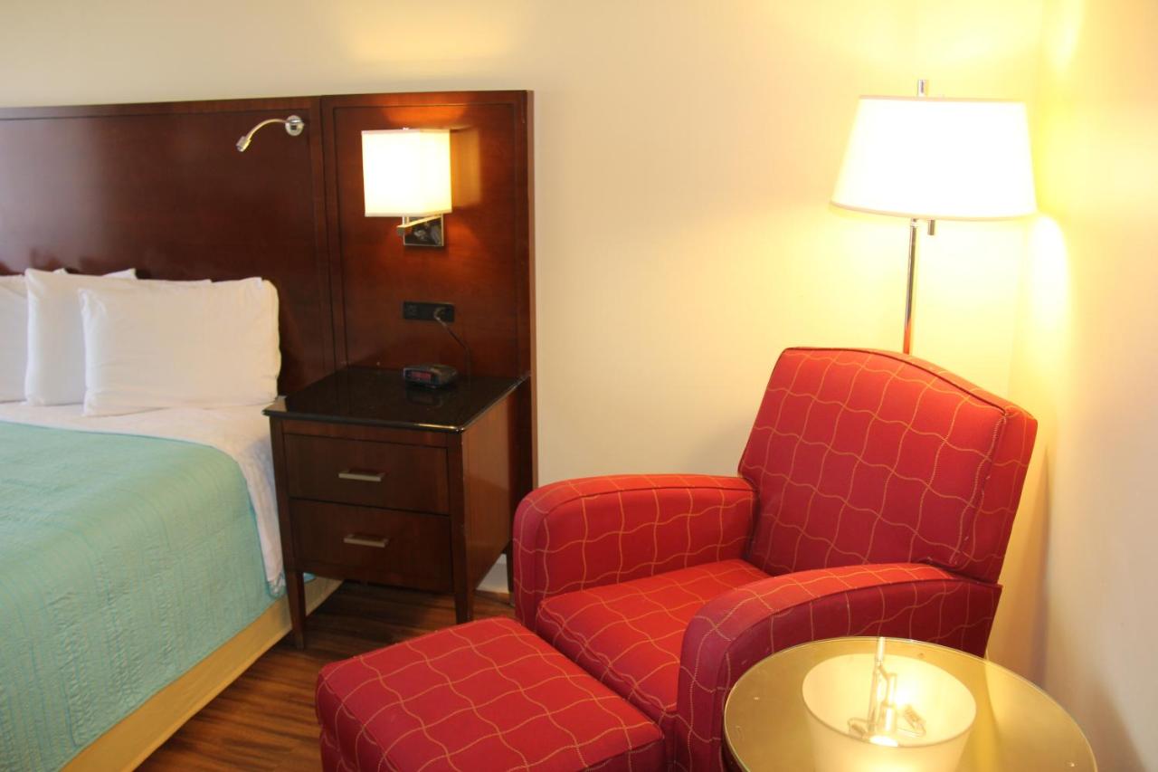 | Seaside Inn & Suites