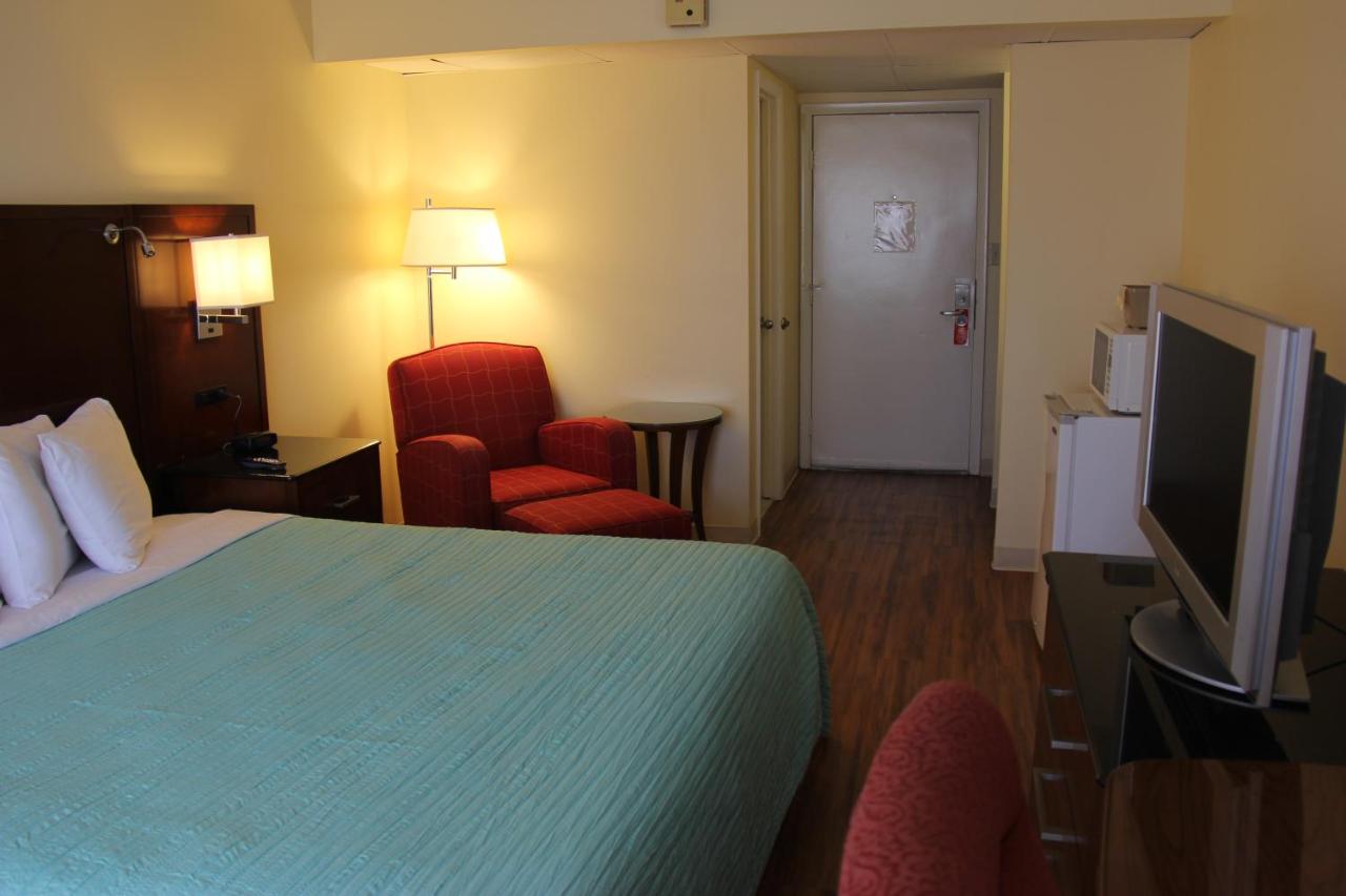 | Seaside Inn & Suites