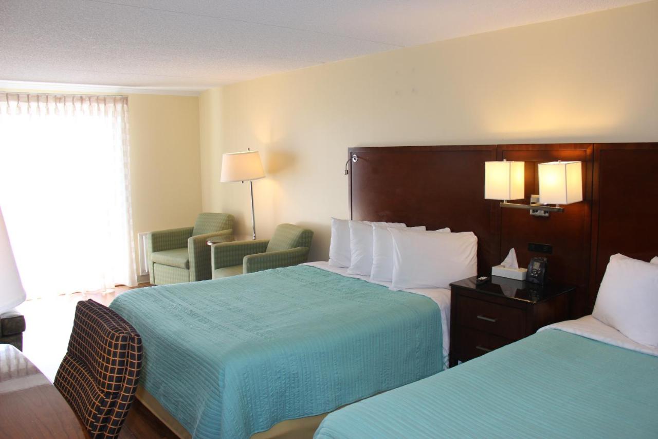 | Seaside Inn & Suites