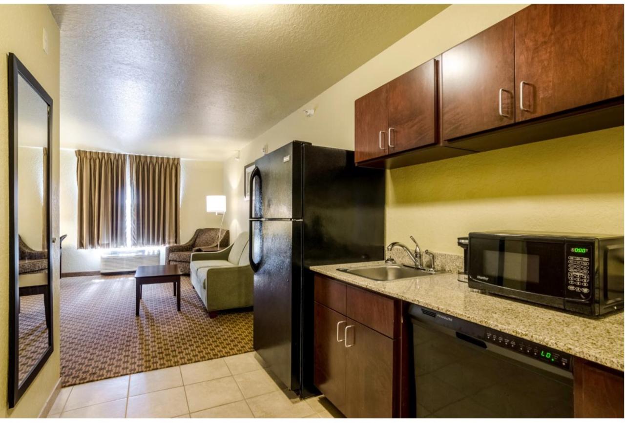 Quadruple Room at Cobblestone Inn & Suites - Cambridge