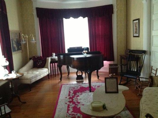 | Victorian Charm Inn