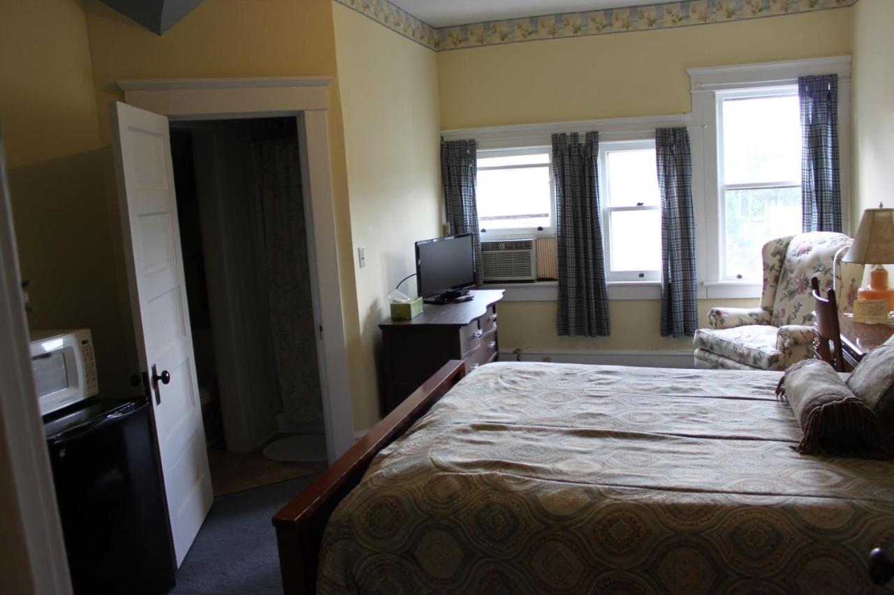 | Victorian Charm Inn