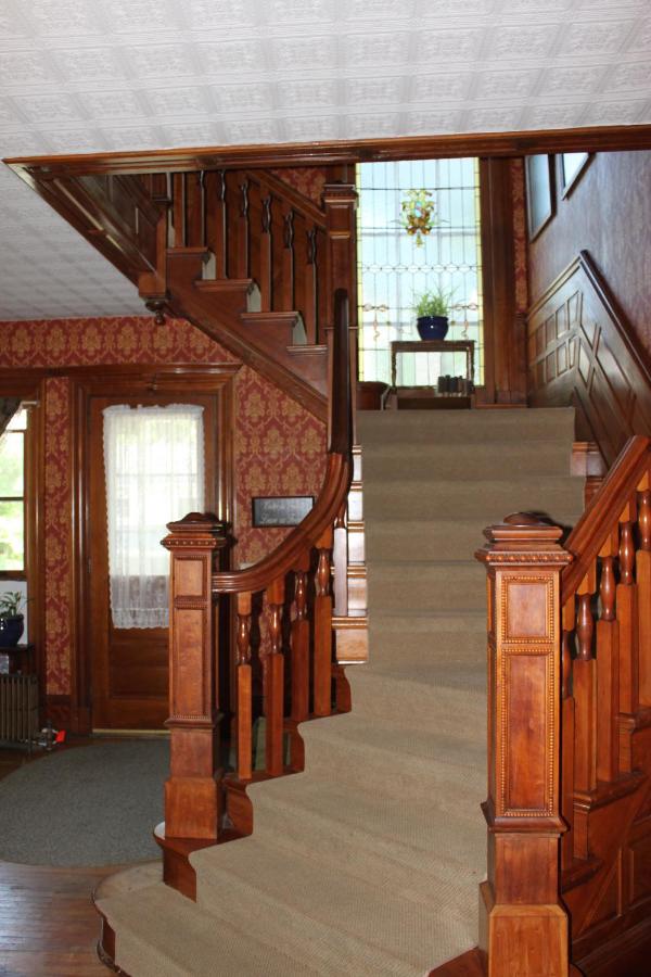 | Victorian Charm Inn